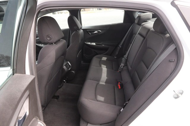 Chevrolet Malibu Vehicle Image 09