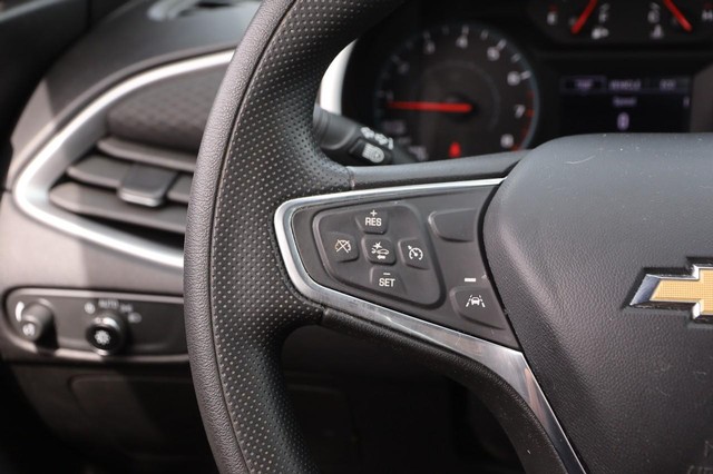 Chevrolet Malibu Vehicle Image 11