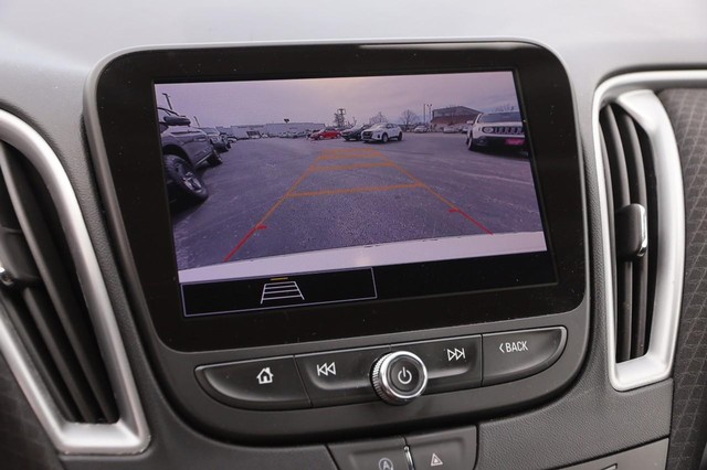 Chevrolet Malibu Vehicle Image 16