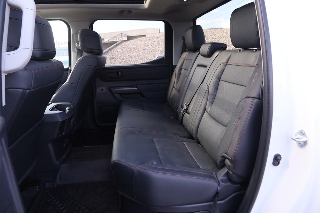 Toyota Tundra 4WD Vehicle Full-screen Gallery Image 10