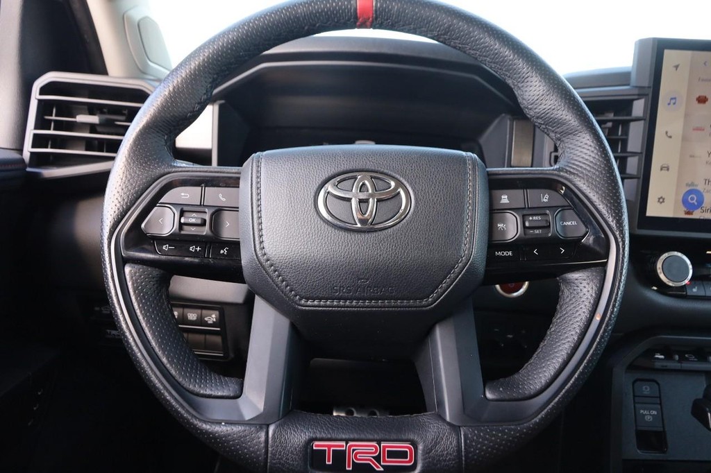 Toyota Tundra 4WD Vehicle Full-screen Gallery Image 11