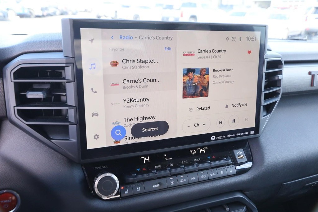 Toyota Tundra 4WD Vehicle Full-screen Gallery Image 18