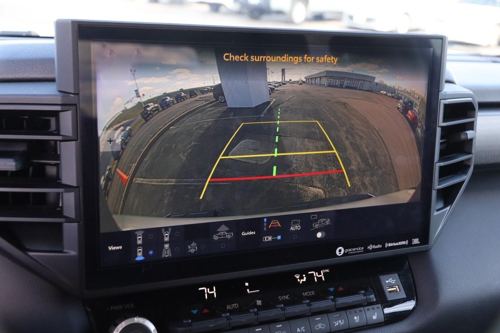 Toyota Tundra 4WD Vehicle Full-screen Gallery Image 22