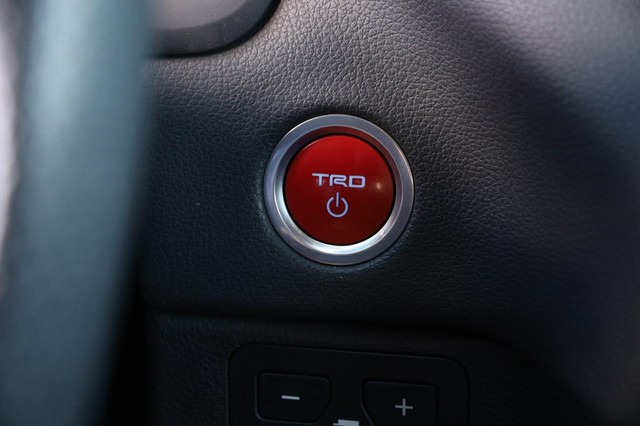 Toyota Tundra 4WD Vehicle Image 15