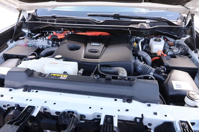 Toyota Tundra 4WD Vehicle Image 31