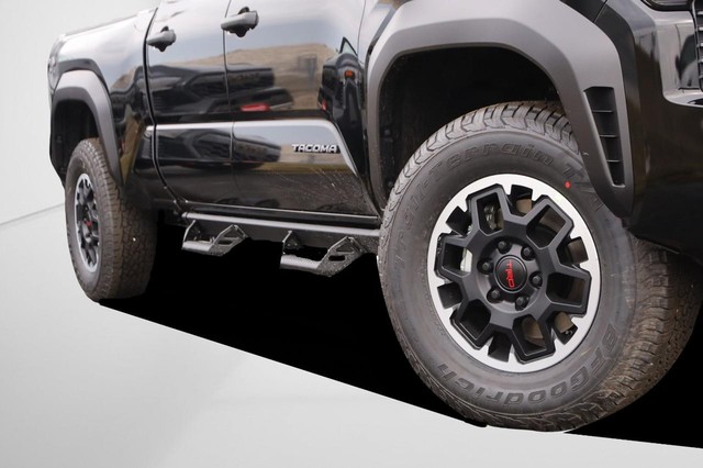 Toyota Tacoma Vehicle Image 03