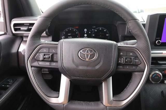 Toyota Tacoma Vehicle Image 11