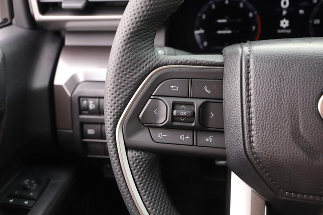 Toyota Tacoma Vehicle Image 12