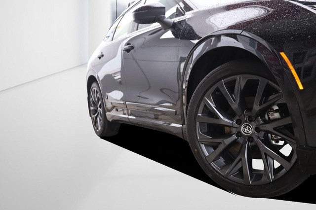 Toyota Crown Signia Vehicle Image 03