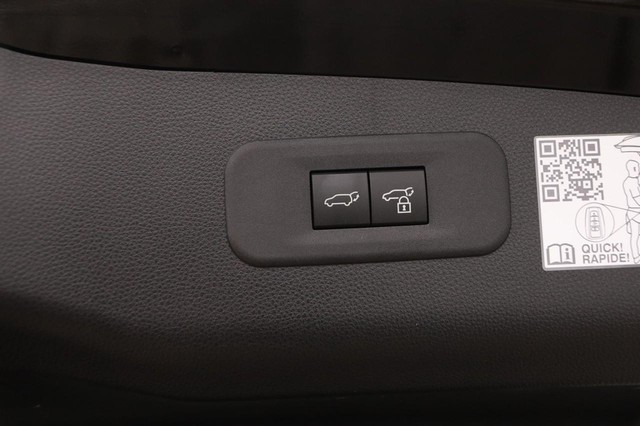 Toyota Crown Signia Vehicle Image 08