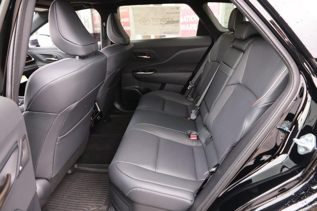 Toyota Crown Signia Vehicle Image 13