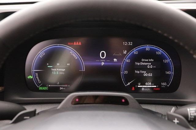 Toyota Crown Signia Vehicle Image 17