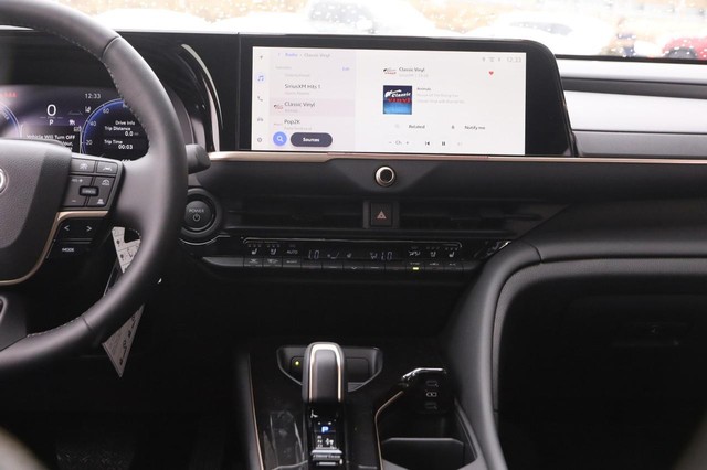 Toyota Crown Signia Vehicle Image 31