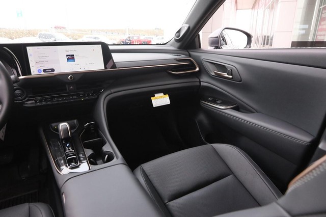 Toyota Crown Signia Vehicle Image 32