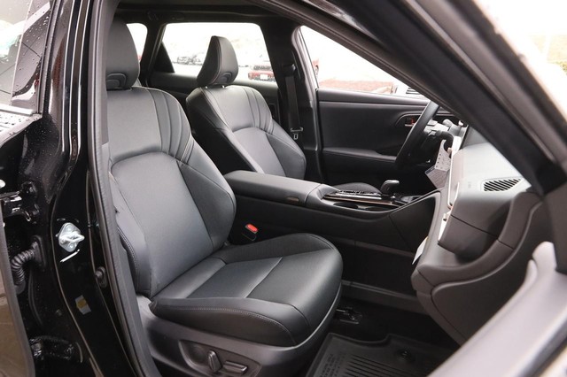 Toyota Crown Signia Vehicle Image 33