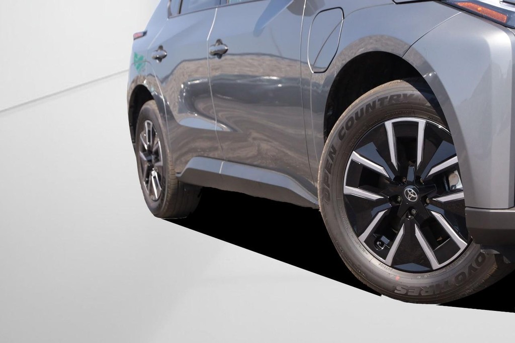 Toyota bZ Vehicle Full-screen Gallery Image 3