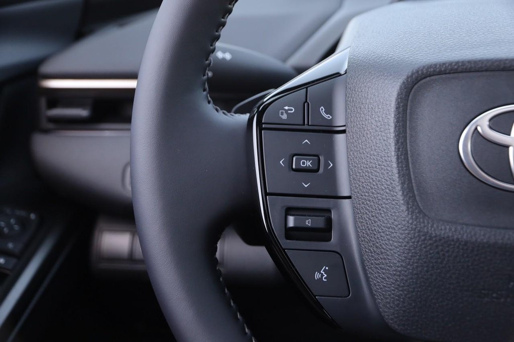 Toyota bZ Vehicle Full-screen Gallery Image 13