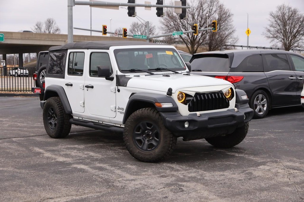Jeep Wrangler Unlimited Vehicle Full-screen Gallery Image 2
