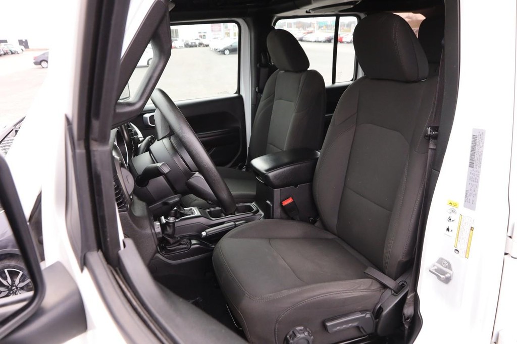 Jeep Wrangler Unlimited Vehicle Full-screen Gallery Image 9