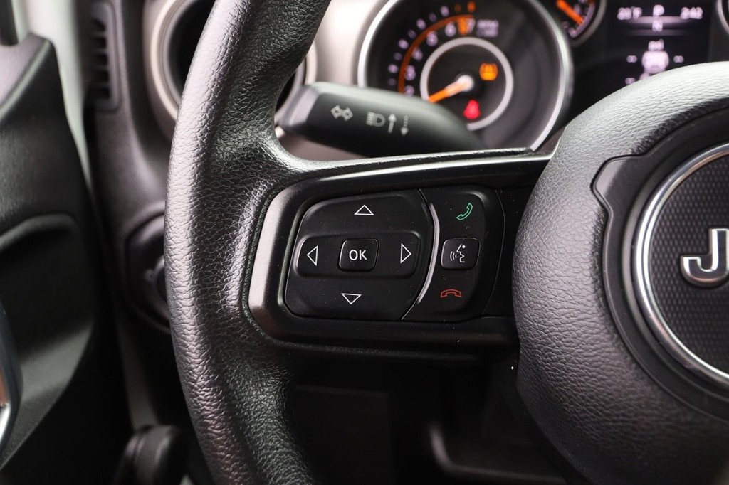 Jeep Wrangler Unlimited Vehicle Full-screen Gallery Image 12