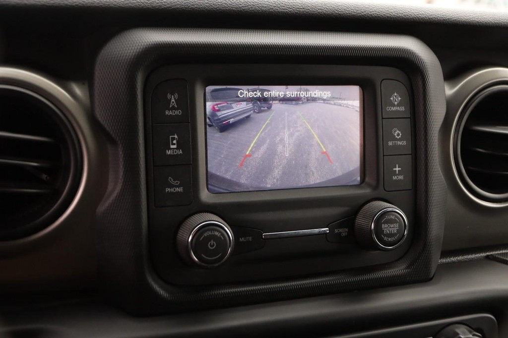 Jeep Wrangler Unlimited Vehicle Full-screen Gallery Image 17