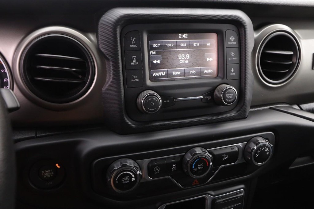 Jeep Wrangler Unlimited Vehicle Full-screen Gallery Image 18