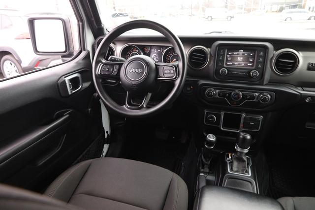 Jeep Wrangler Unlimited Vehicle Image 22