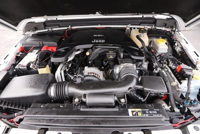 Jeep Wrangler Unlimited Vehicle Image 27