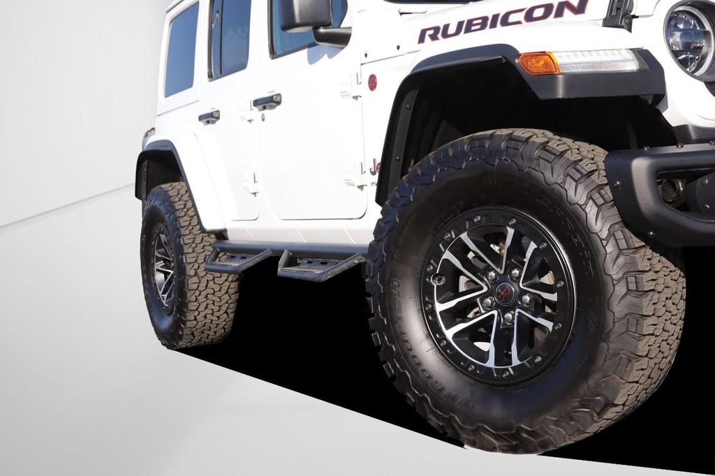 Jeep Wrangler Vehicle Full-screen Gallery Image 3