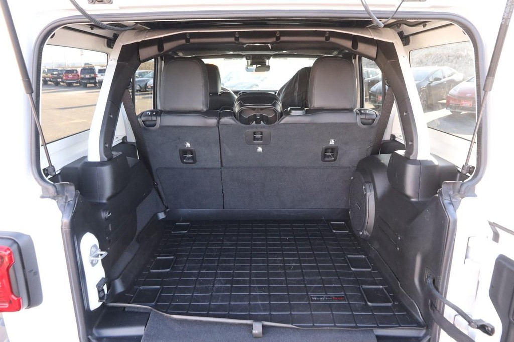 Jeep Wrangler Vehicle Full-screen Gallery Image 7