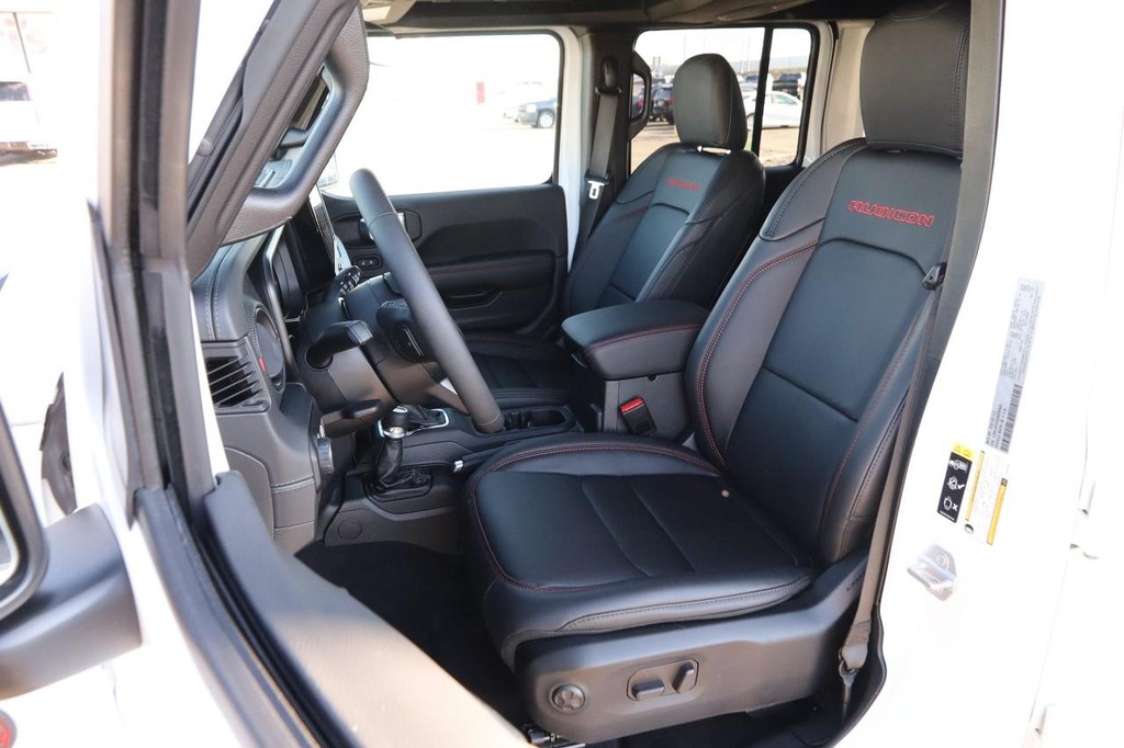 Jeep Wrangler Vehicle Full-screen Gallery Image 11