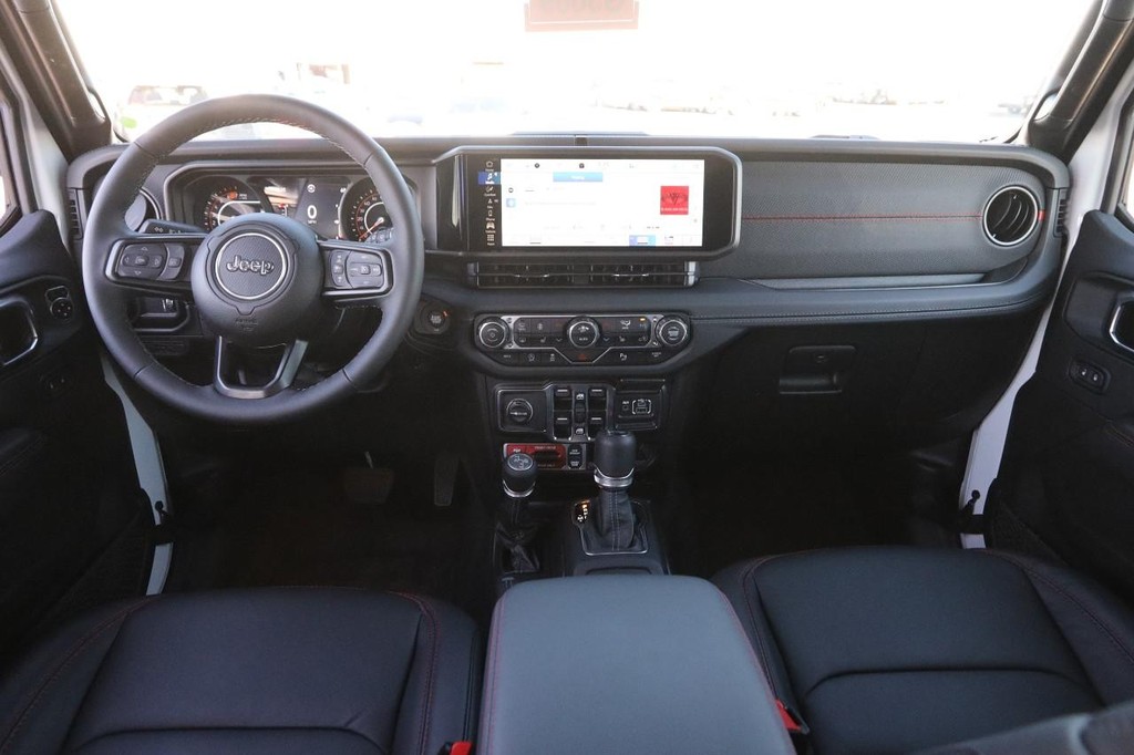 Jeep Wrangler Vehicle Full-screen Gallery Image 24