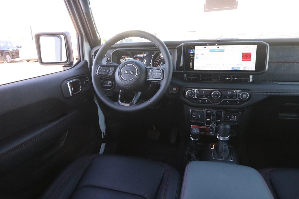 Jeep Wrangler Vehicle Full-screen Gallery Image 25