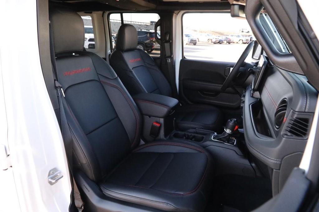 Jeep Wrangler Vehicle Full-screen Gallery Image 29