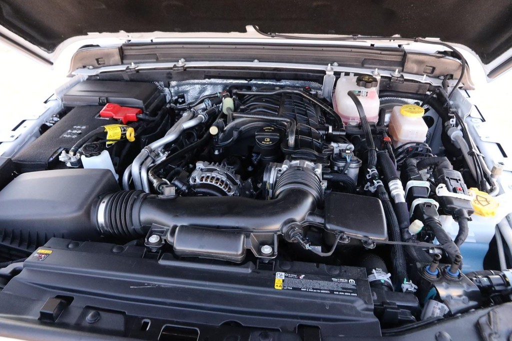 Jeep Wrangler Vehicle Full-screen Gallery Image 30