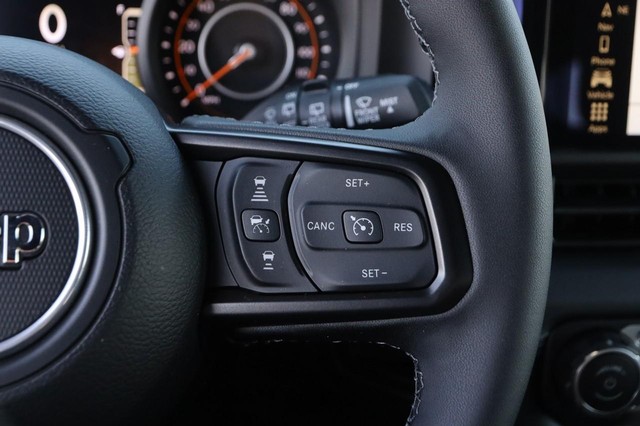 Jeep Wrangler Vehicle Image 15