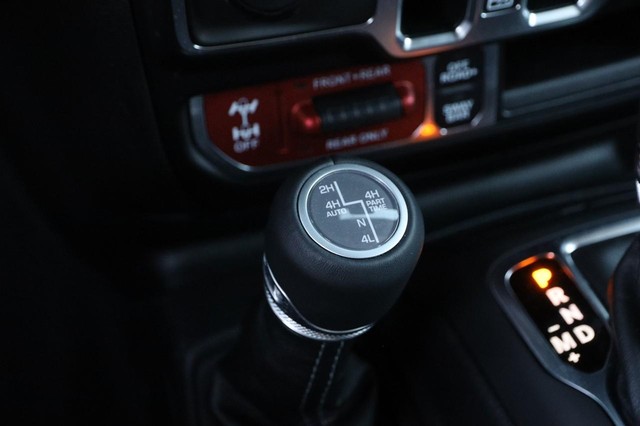 Jeep Wrangler Vehicle Image 22