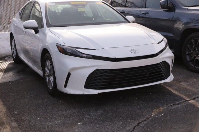 Toyota Camry Vehicle Image 02