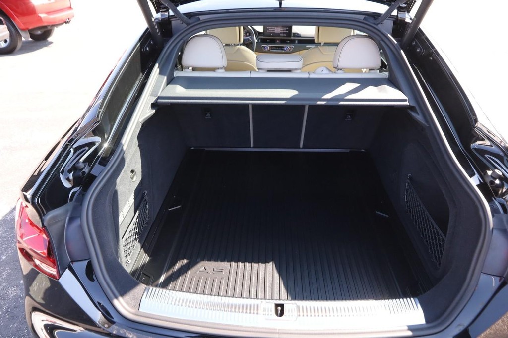 Audi A5 Sportback Vehicle Full-screen Gallery Image 07