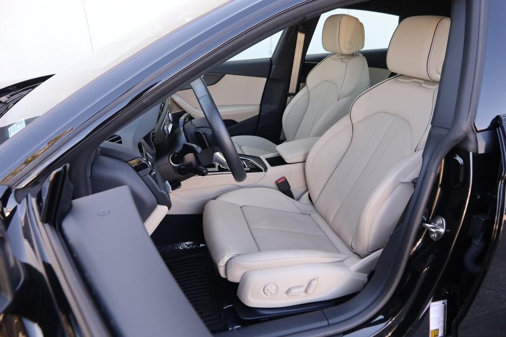 Audi A5 Sportback Vehicle Full-screen Gallery Image 10