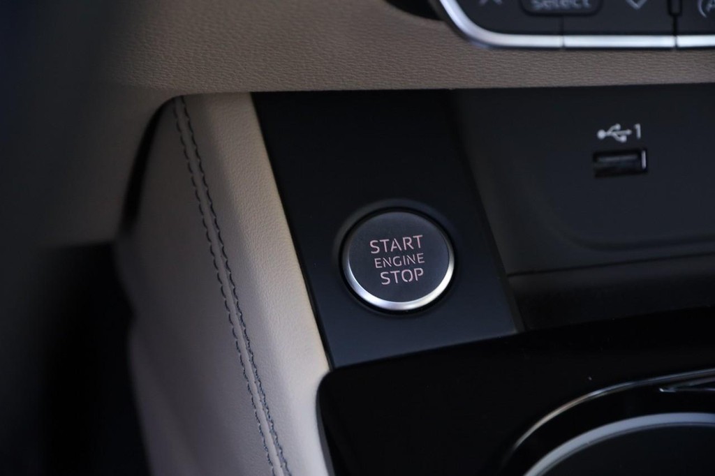 Audi A5 Sportback Vehicle Full-screen Gallery Image 22