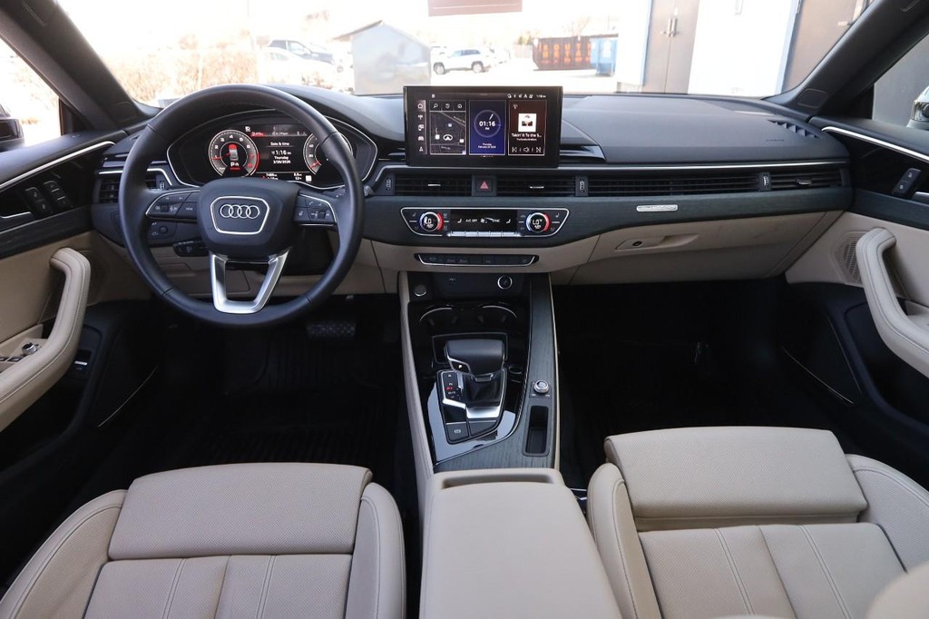 Audi A5 Sportback Vehicle Full-screen Gallery Image 25