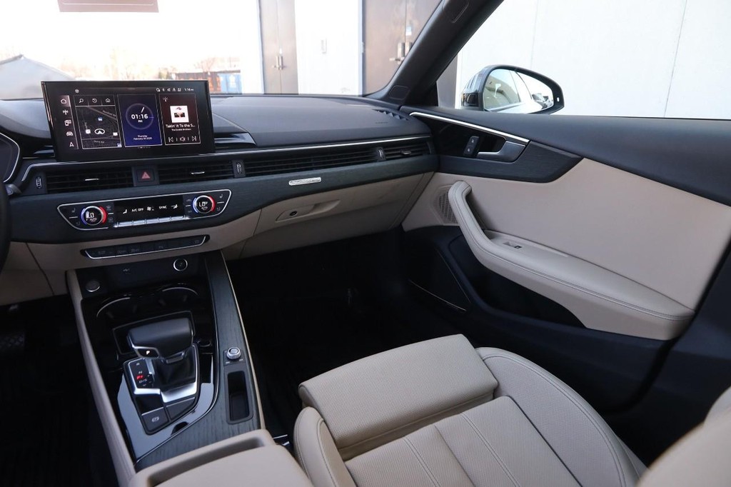 Audi A5 Sportback Vehicle Full-screen Gallery Image 29