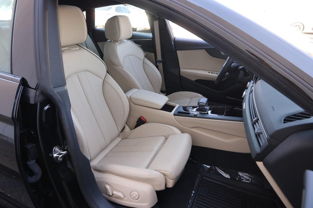 Audi A5 Sportback Vehicle Full-screen Gallery Image 30