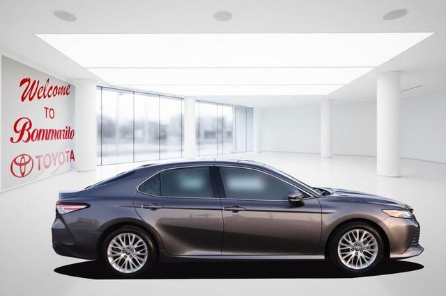 Toyota Camry Vehicle Image 05