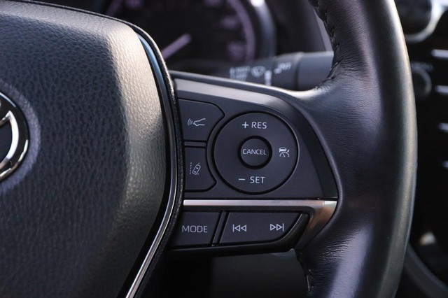 Toyota Camry Vehicle Image 13