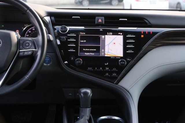 Toyota Camry Vehicle Image 24