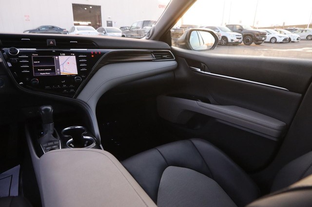 Toyota Camry Vehicle Image 25