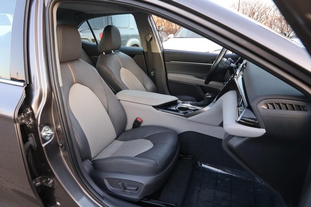 Toyota Camry Vehicle Image 26