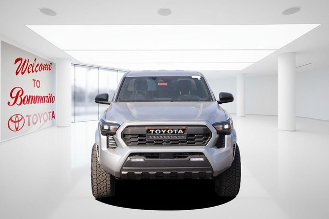 Toyota Tacoma 2WD Vehicle Image 04